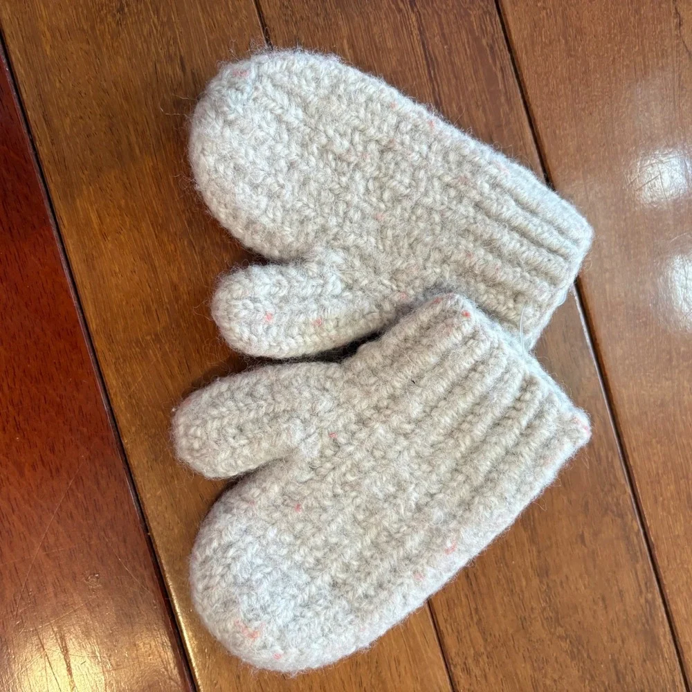 Handmade Infant Cable Knit Mittens Oatmeal Beige Speckled‎ Wool Blend Mittens
